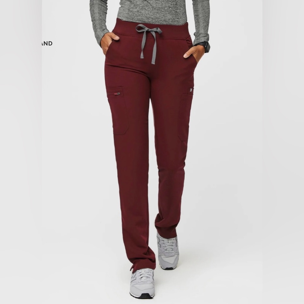 Figs scrub pants. Yola skinny pants petite size XS.